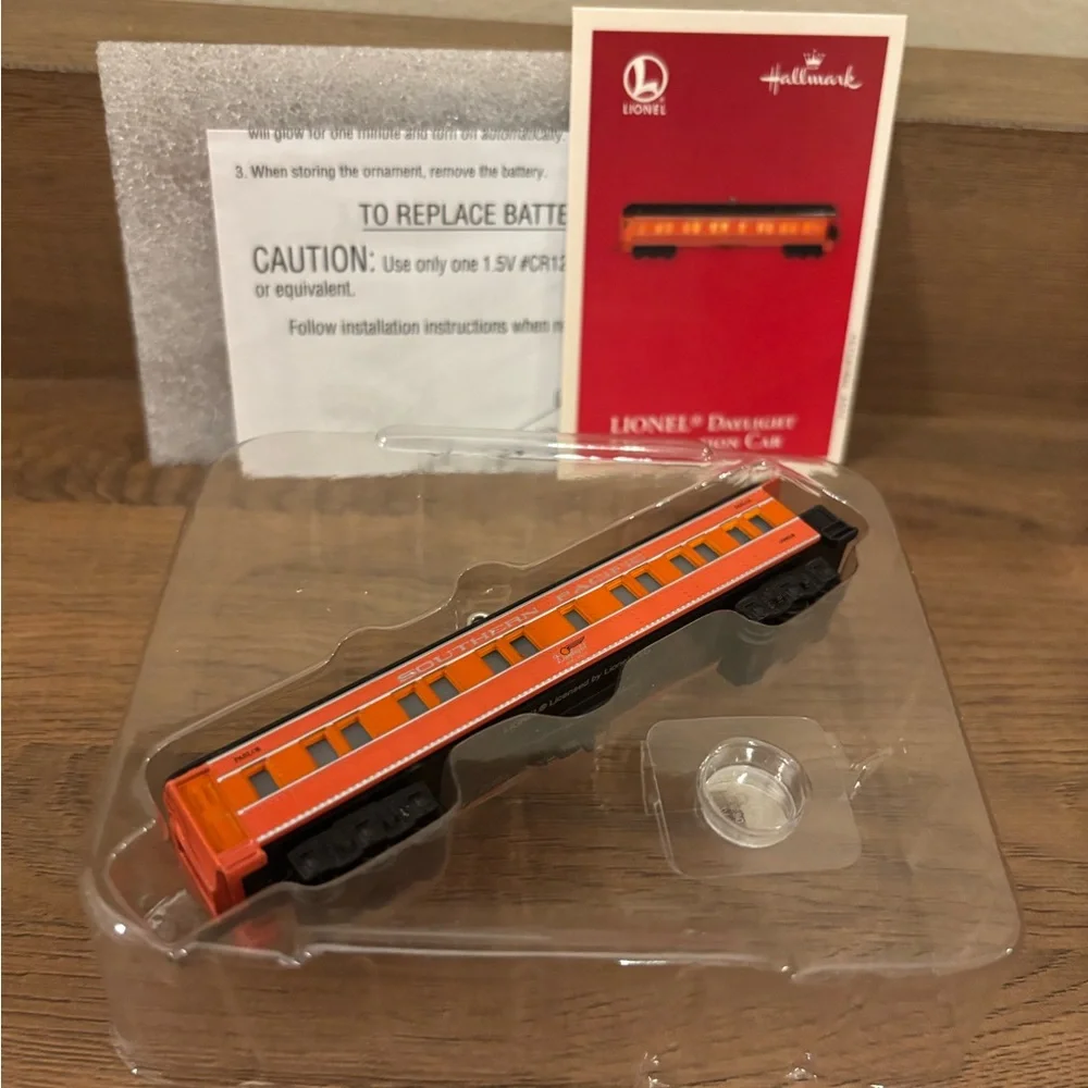 Vintage 2003‎ Hallmark Keepsake Ornament Lionel Daylight Observation Car  NEW